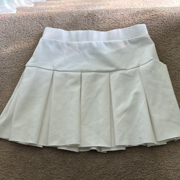 Lioness White Pleated Mini Skirt - Picture 4 of 5